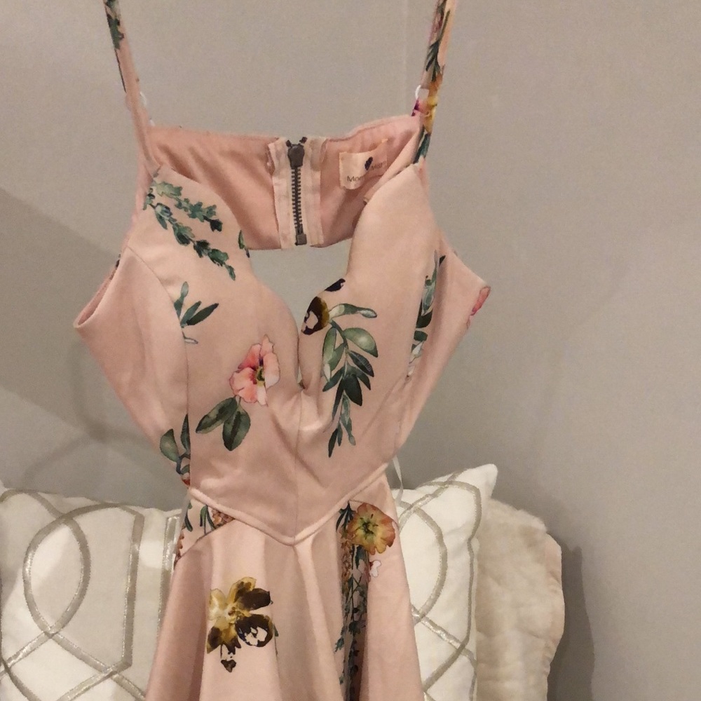 Dress - Picture 2 of 2